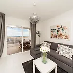 Luxury Sea Front Ii Daire