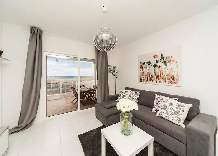 Luxury Sea Front Ii דירה